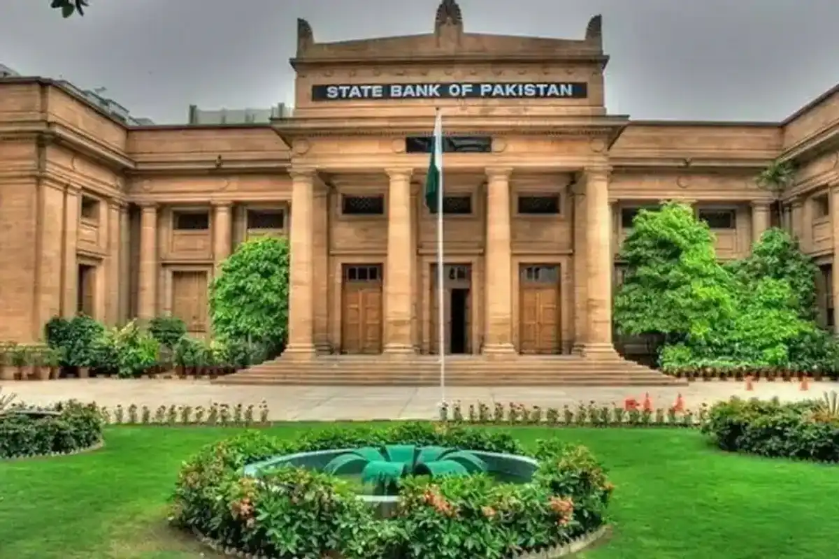 Pakistan central bank keeps interest rate unchanged at 10.5%