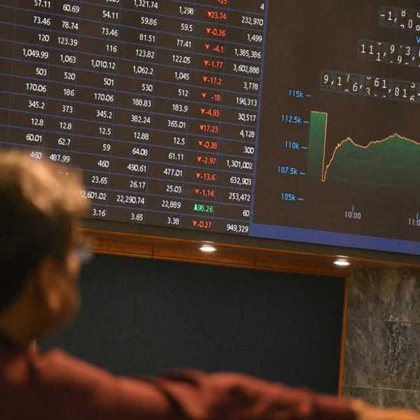 Pakistan stock market posts strongest gains in years, KSE-100 hits record high