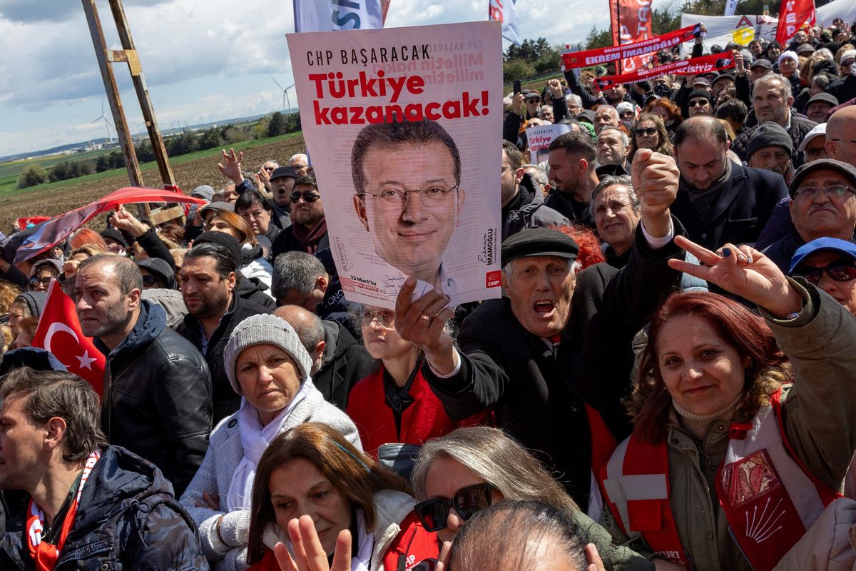 Jailed Istanbul mayor denies insulting prosecutor in court