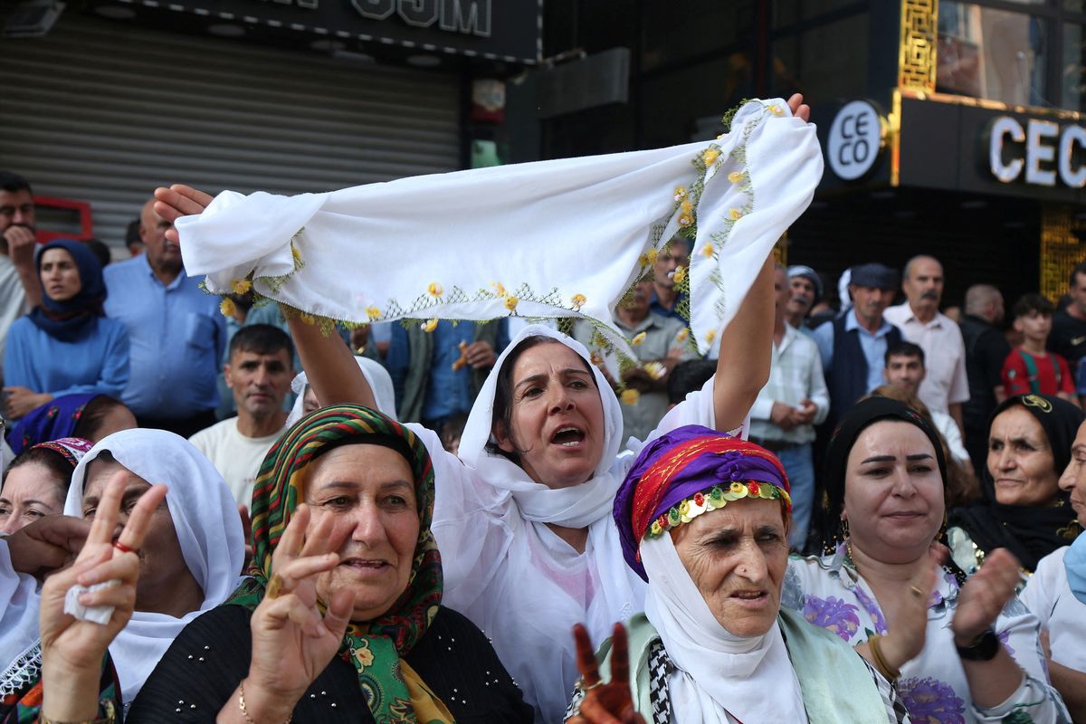 Turkey replaces pro-Kurdish mayors with state officials in southeast