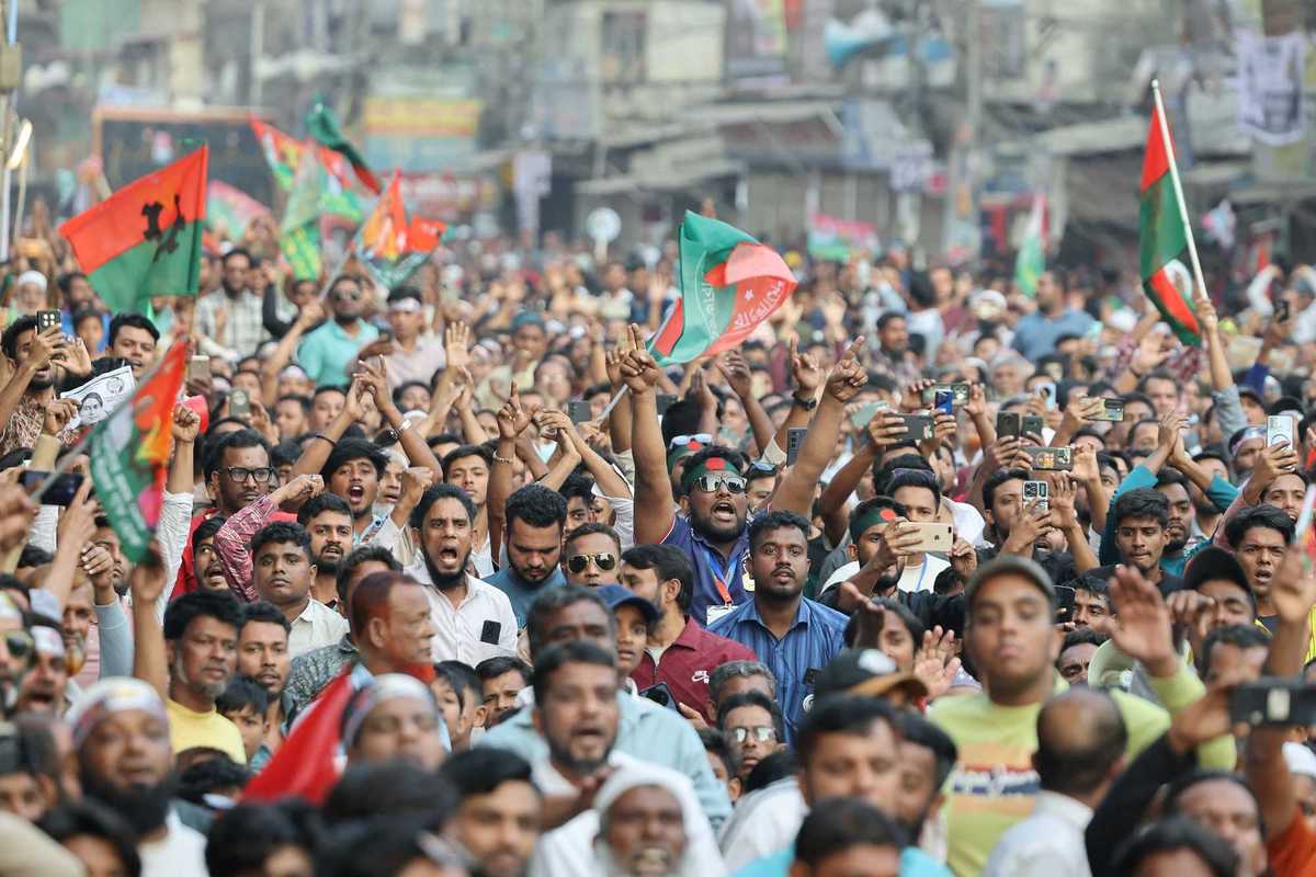 Bangladesh poll rivals rally on final day of campaign