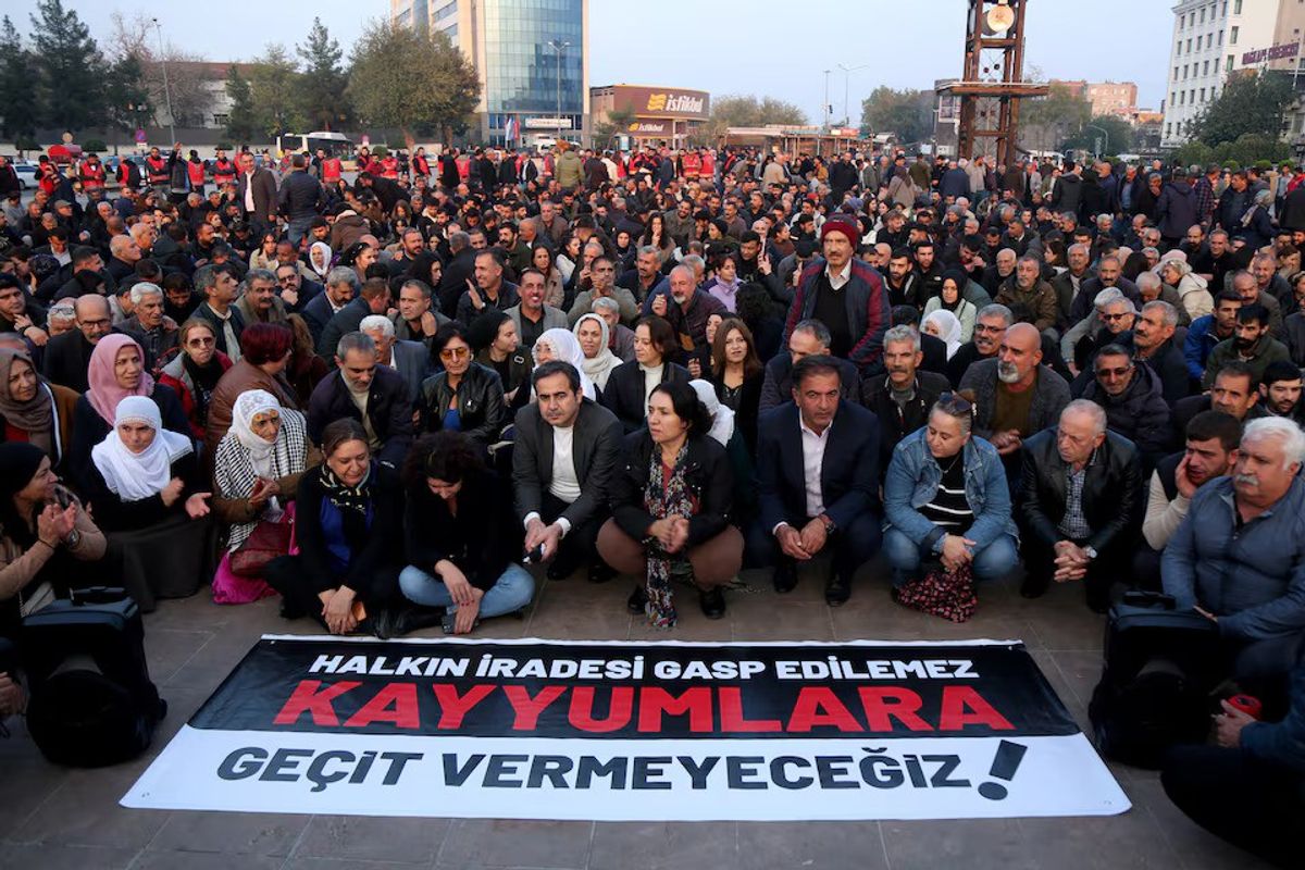 Turkey replaces pro-Kurdish mayors with state officials in two eastern cities