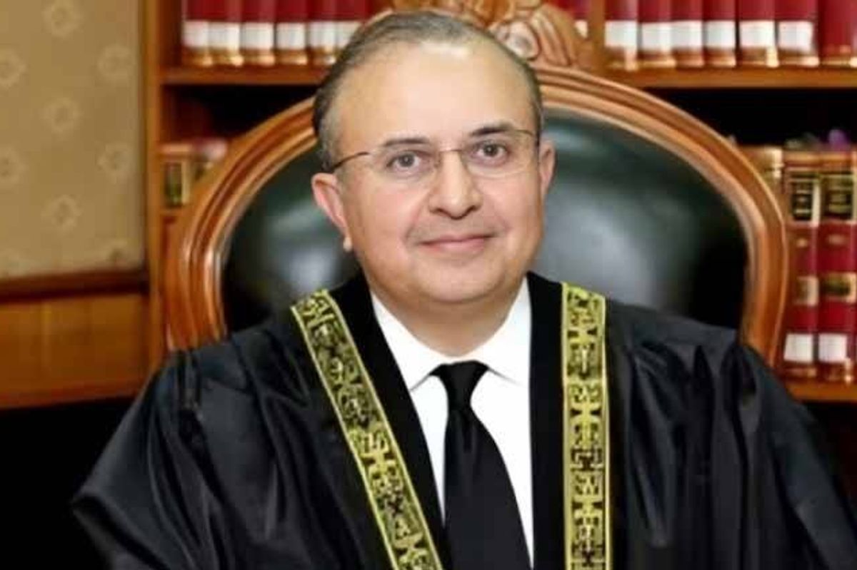 Pakistan’s top court judge warns of threats to judicial independence