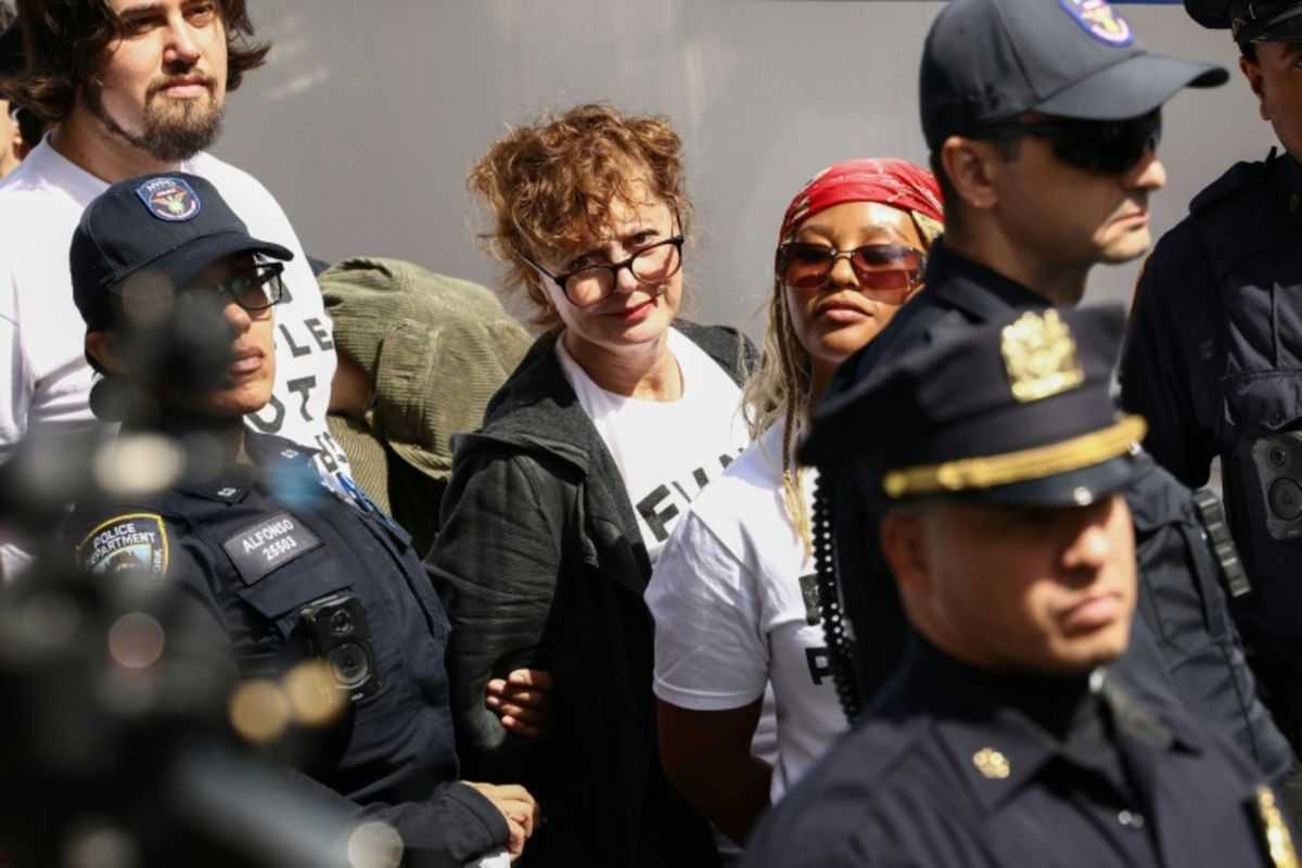 Hollywood stars Susan Sarandon and Hannah Einbinder among 100 arrested in NYC anti-Netanyahu protest