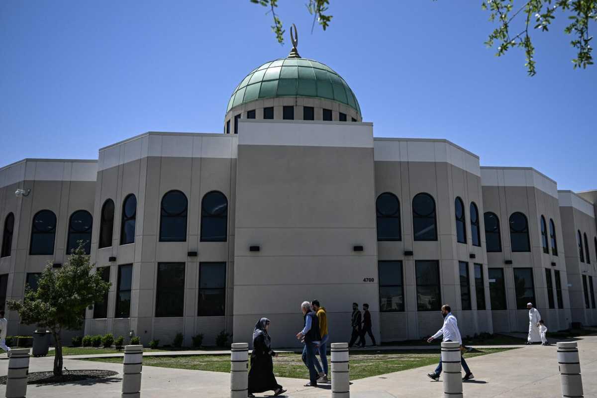 Plan for expanded Muslim community triggers hope, fear in Texas