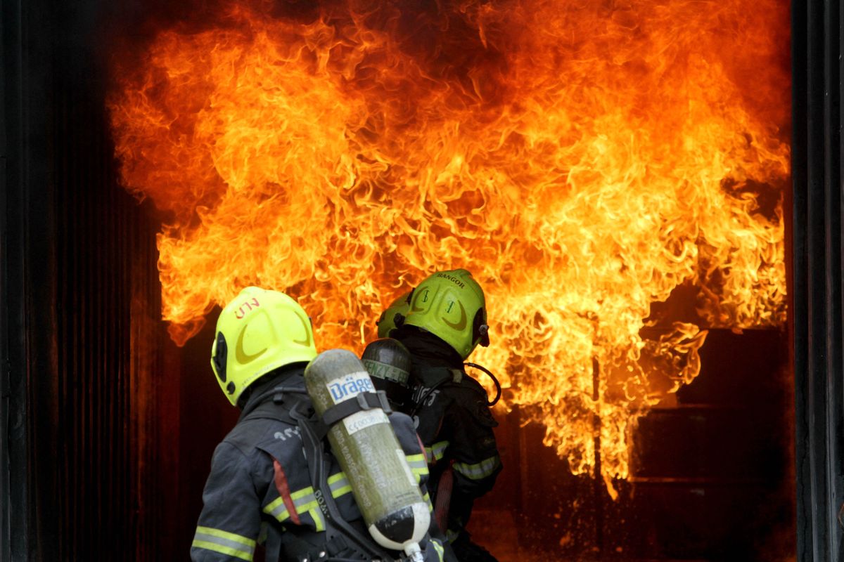 Three foreigners killed in Bangkok tourist hotel blaze