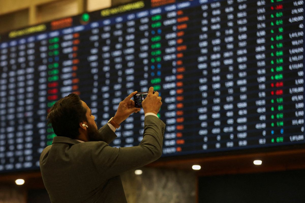 Pakistan equities likely to close year on high over improved economic indicators
