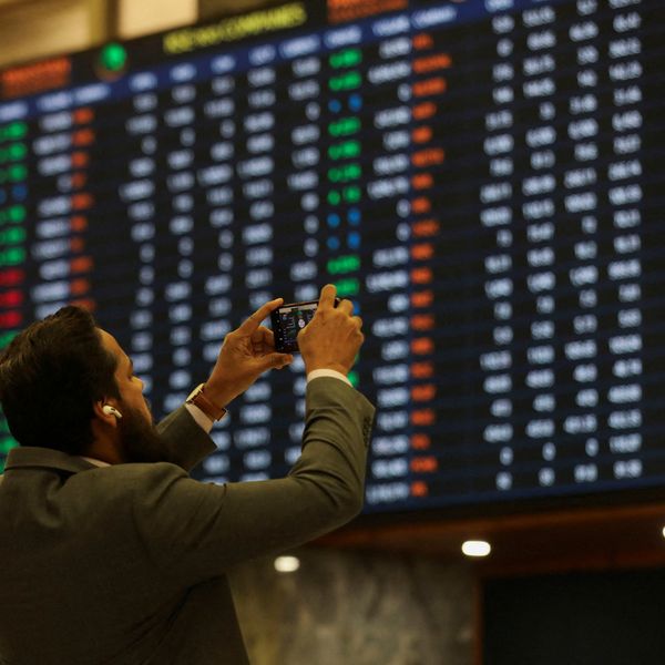 Pakistan equities likely to close year on high over improved economic indicators