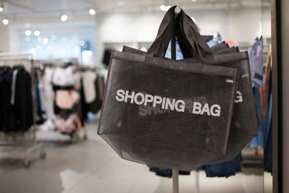 Rs30 shopping bag charge lands retailer in Pakistan consumer court