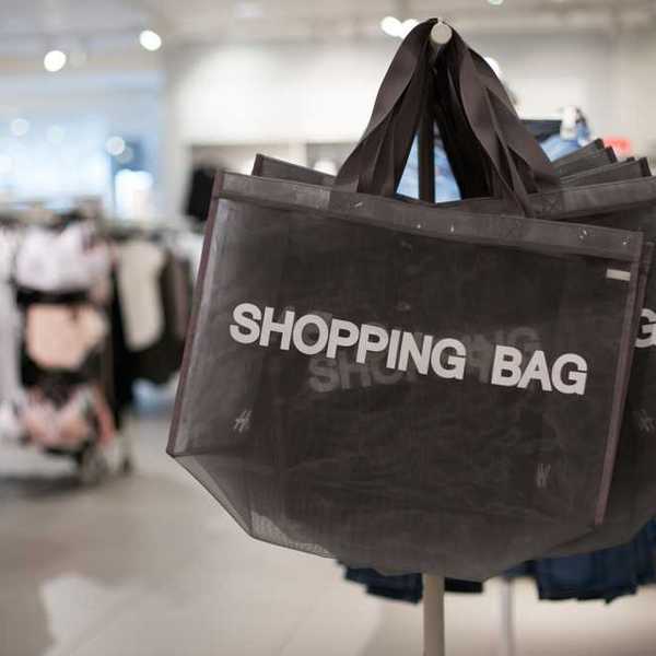 Rs30 shopping bag charge lands retailer in Pakistan consumer court