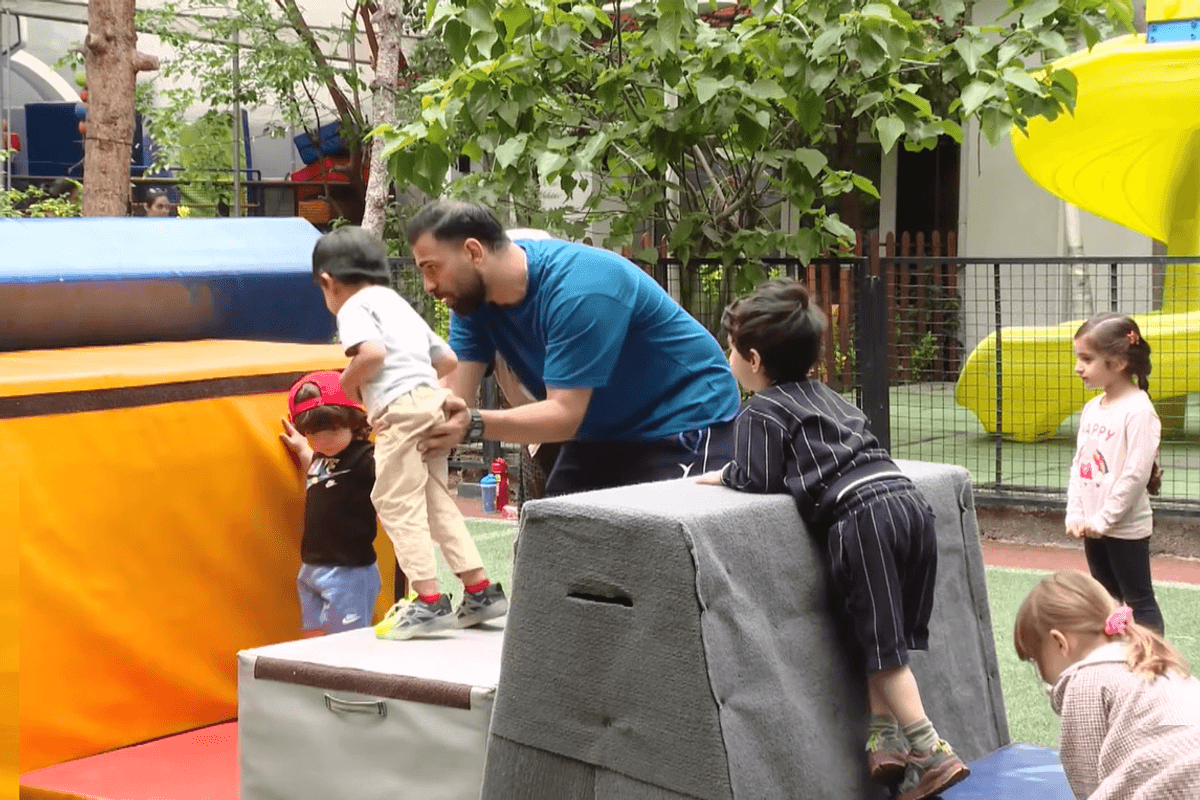 Iranian children back to school after war closures