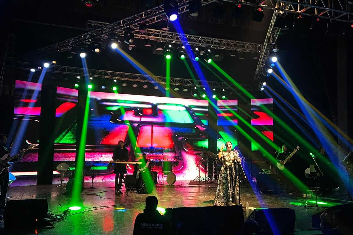 Meesha Shafi makes powerful return to Lahore stage