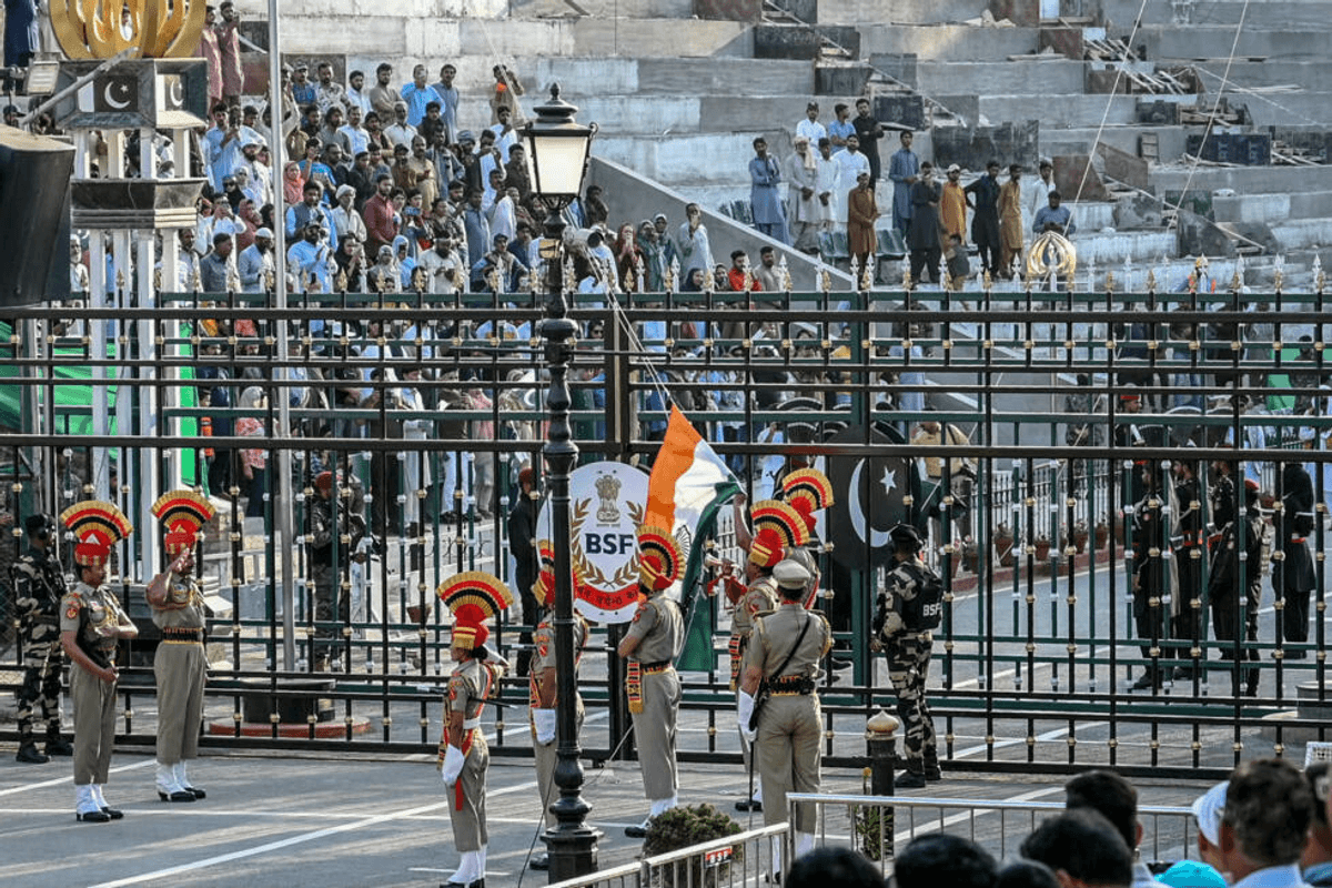 No handshake at muted India-Pakistan border ceremony