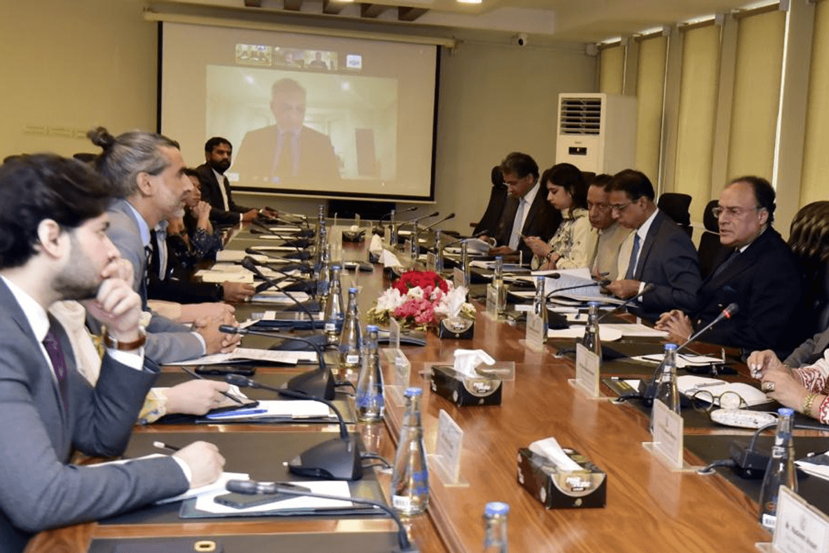 Pakistan, World Bank review reforms to boost growth, jobs and investment