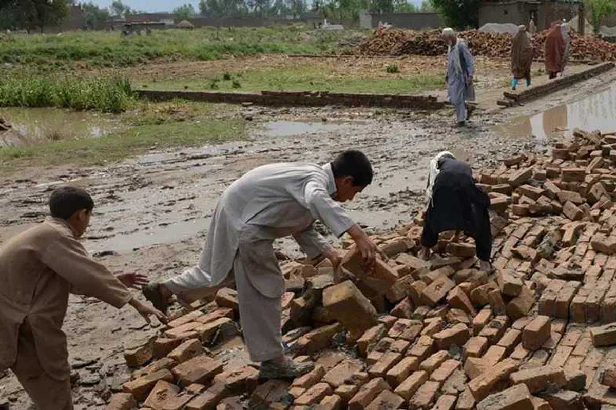 US proposes tariffs on Pakistan, 59 others over failure to act on forced labor