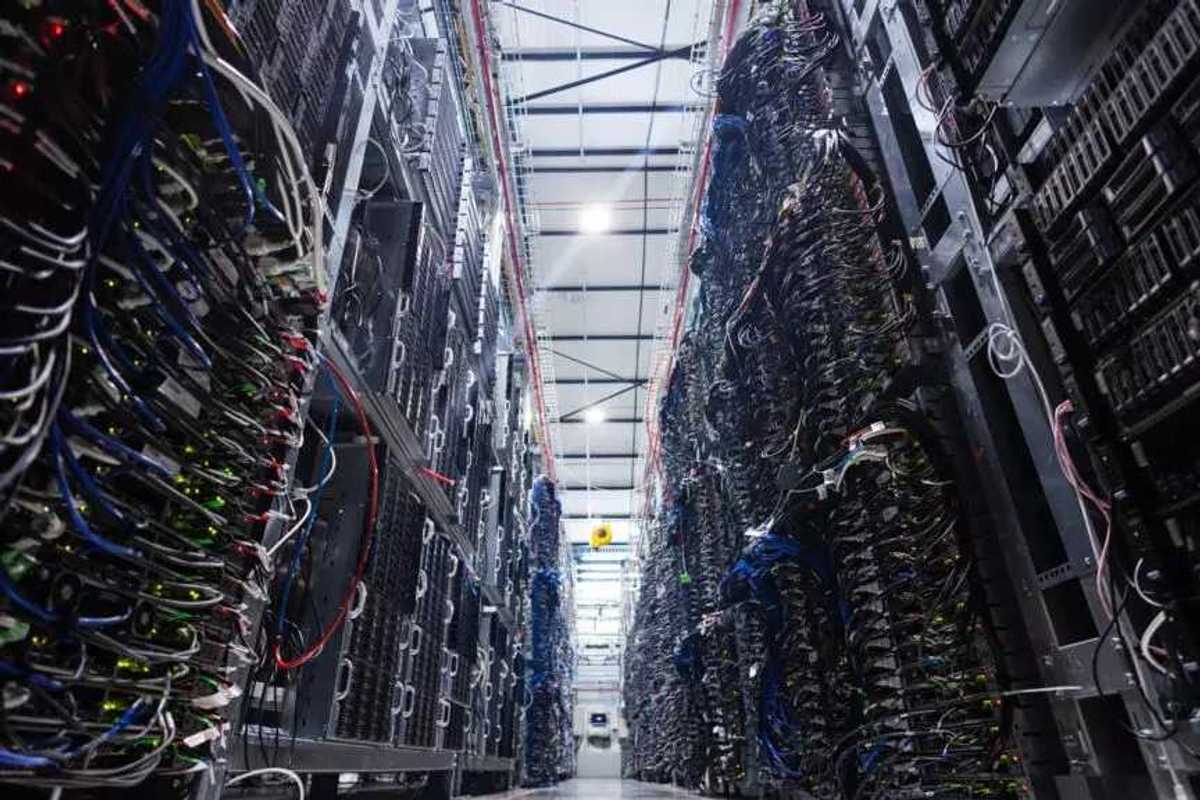EU unveils plan to cut dependence on US and Asian tech
