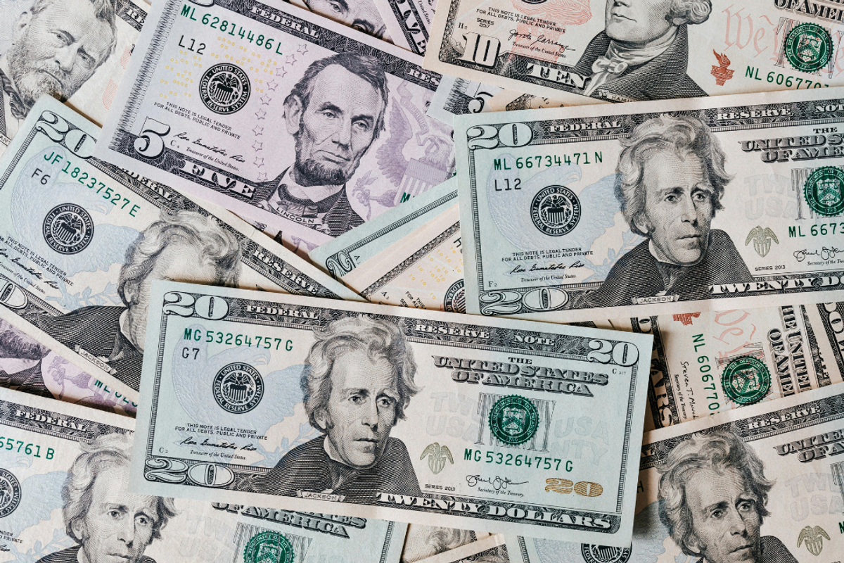 Pakistan’s foreign reserves climb as current account posts surplus