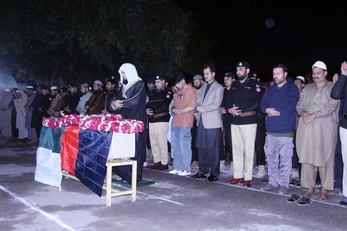 Nine coordinated militant attacks target Pakistani police in 24 hours