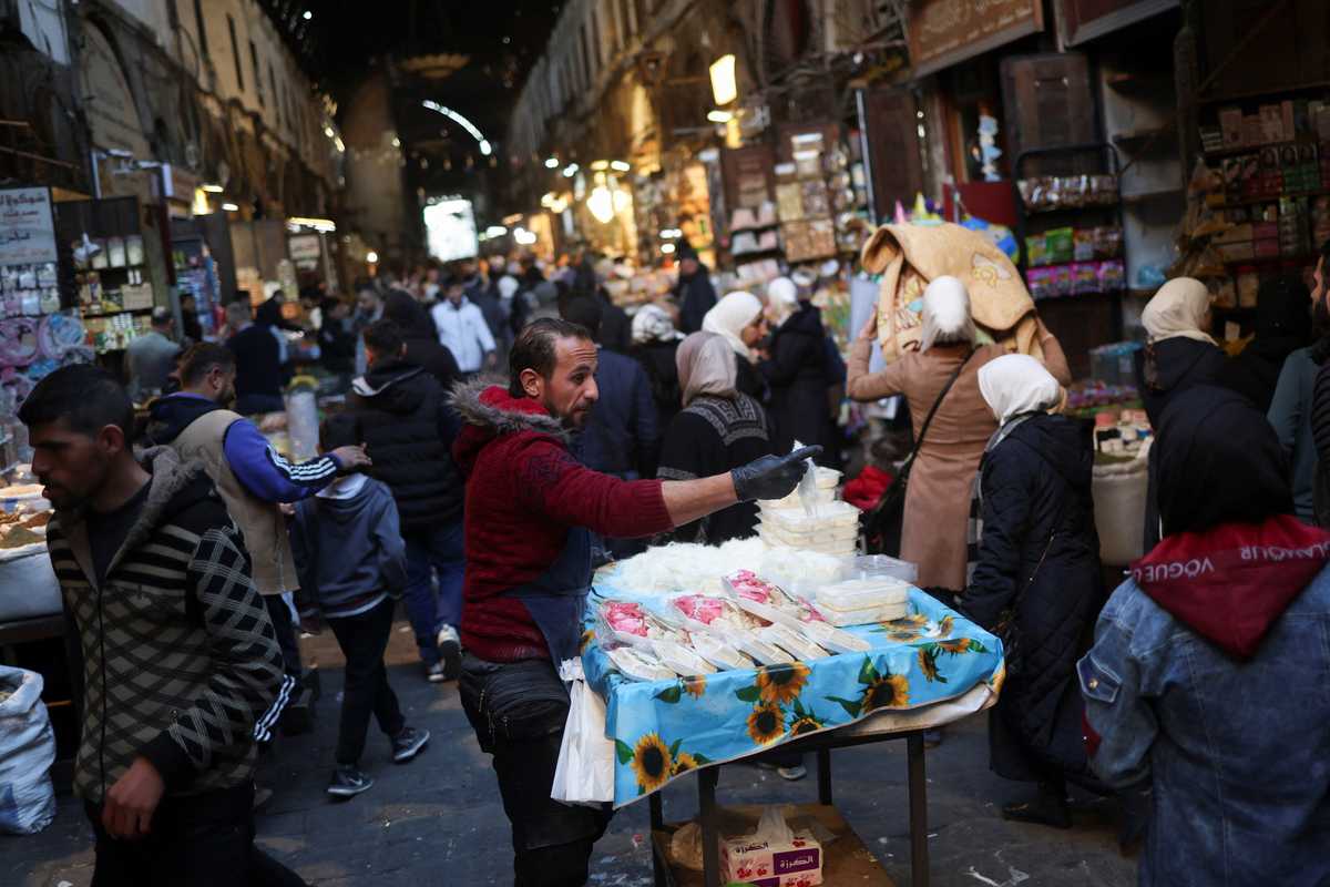 Gulf ministers call for lifting sanctions on Syria, urgent reforms in Lebanon