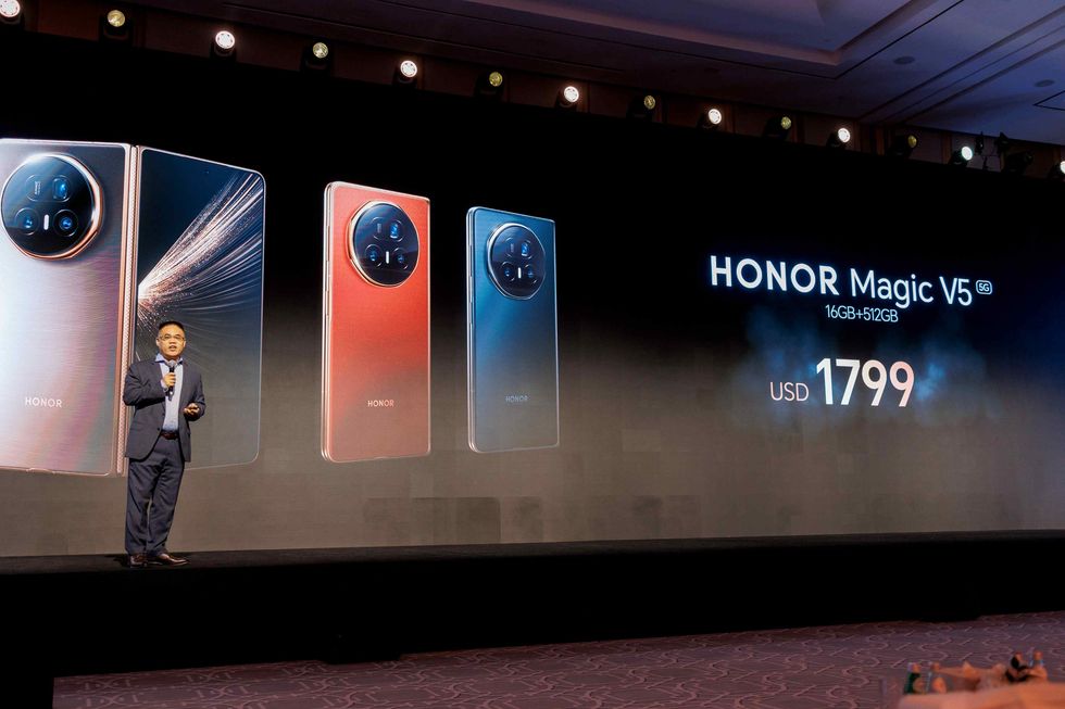 The HONOR Magic V5 is available for pre-order