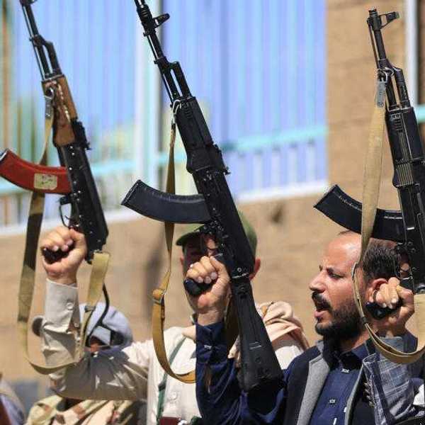Houthis issue new threat to Saudi airspace after deadly Riyadh airport attack