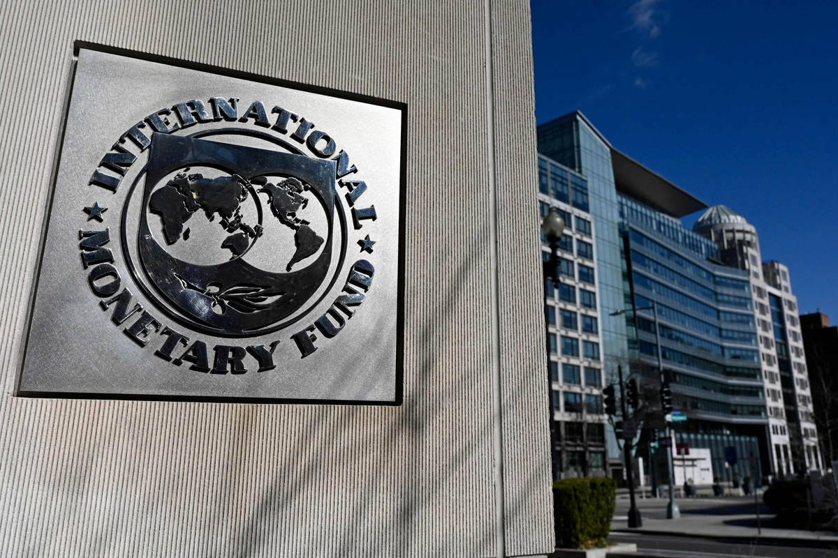 Pakistan meets most IMF targets but falls short on tax and reforms
