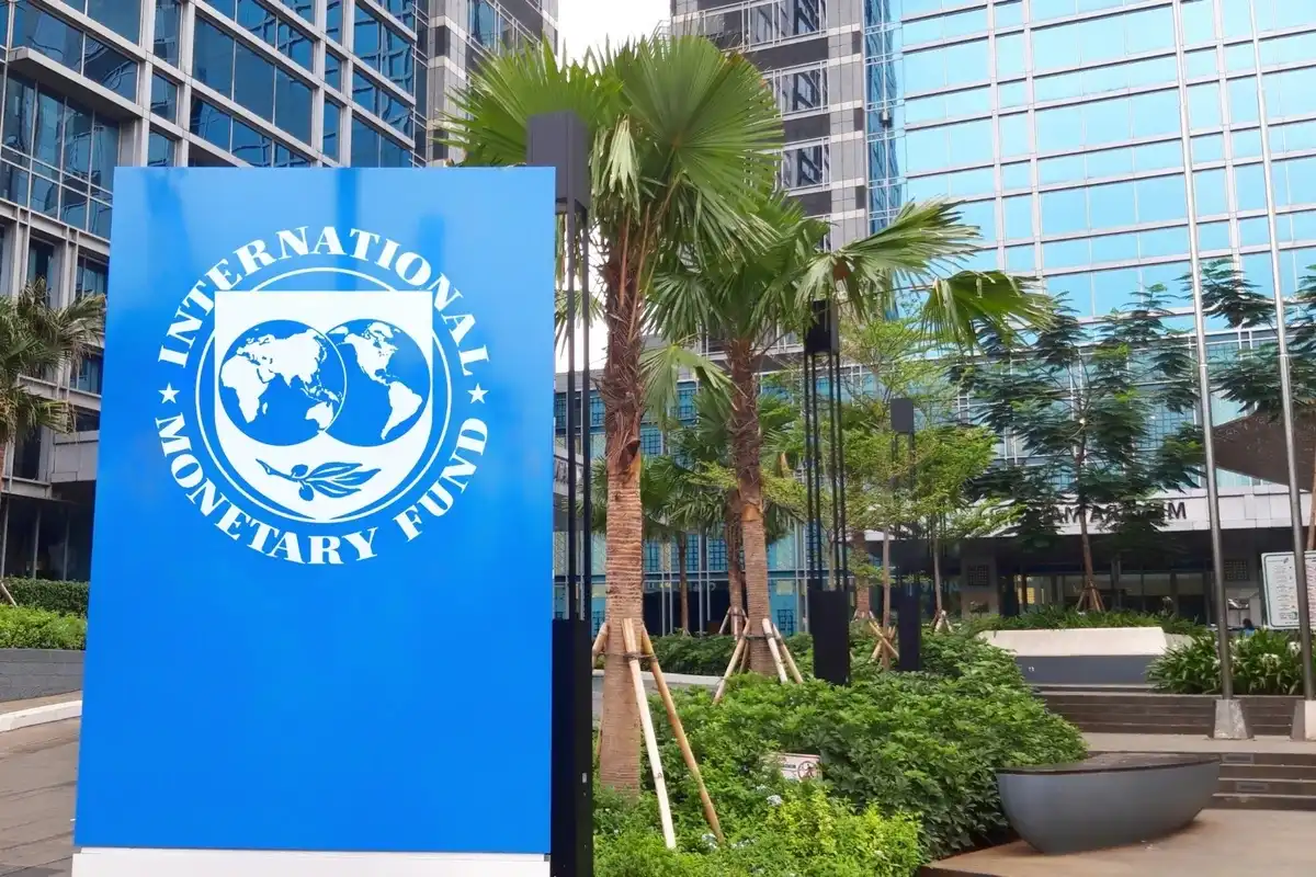 IMF Executive Board to decide on Pakistan funds today