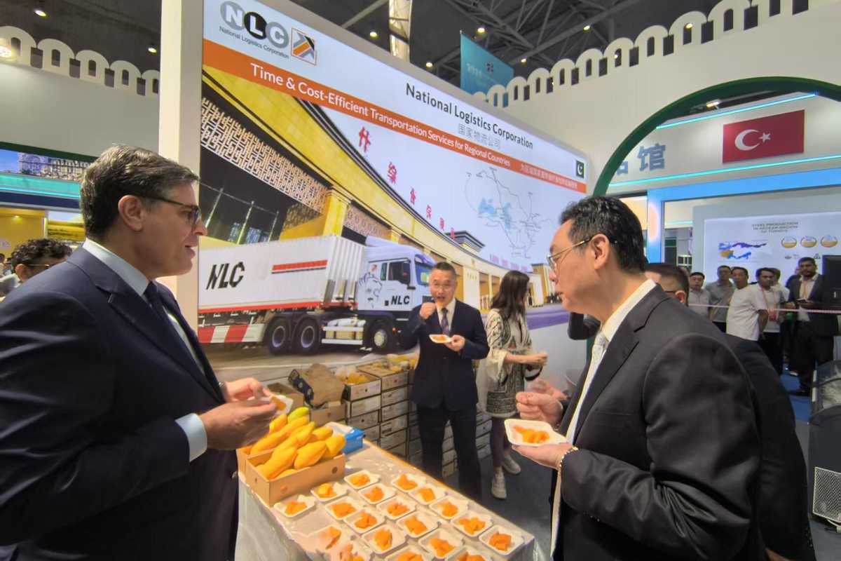 Pakistani mangoes sweeten China ties, eye $2bn export boost