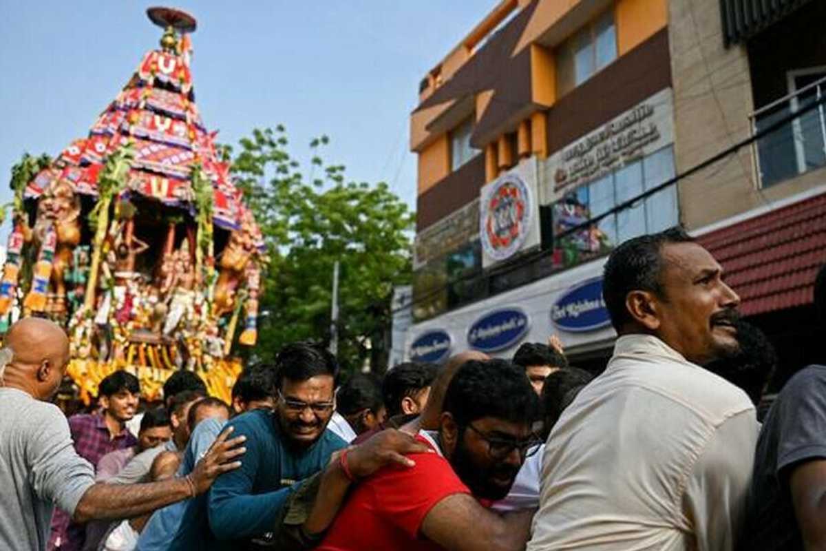 Six crushed to death in India temple stampede