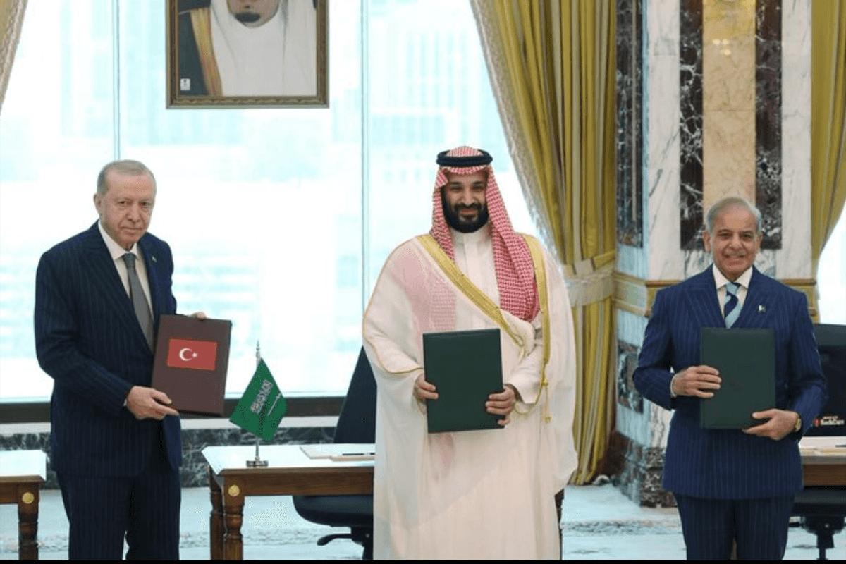 Saudi Arabia, Turkey and Pakistan sign mutual defense pact in Makkah