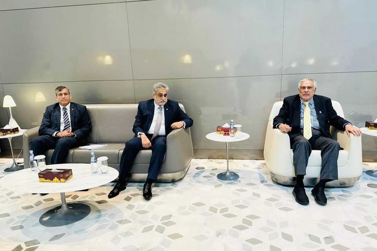 Pakistan’s Dar arrives in Doha for ministerial meeting ahead of Arab-Islamic summit on Israel strike