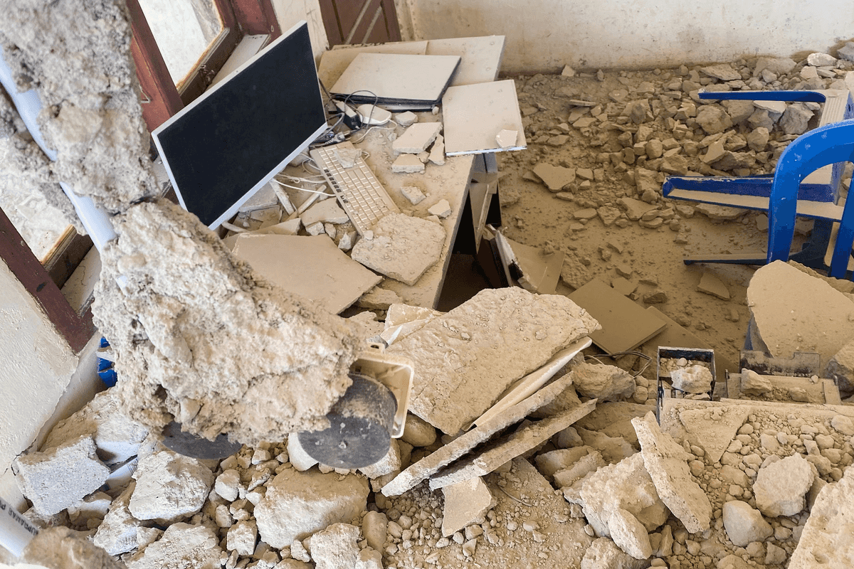 Nearly 13,000 displaced by deadly Indonesian quake await aid
