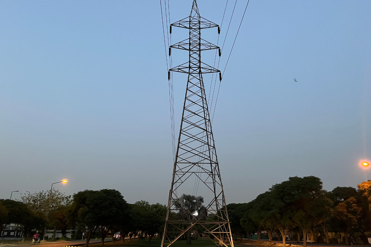 Pakistan to seek buyers for loss-making power companies in Jan