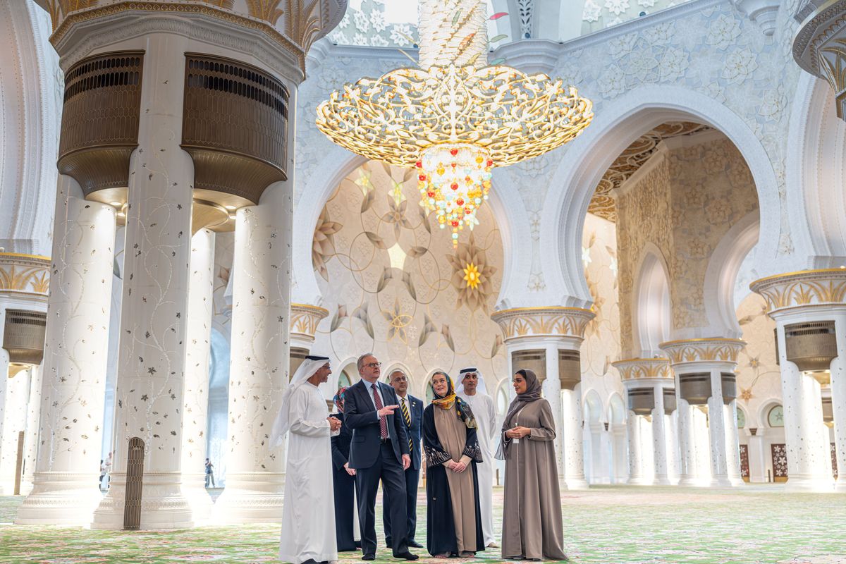 Abu Dhabi hosts Australian PM Albanese at Sheikh Zayed Grand Mosque