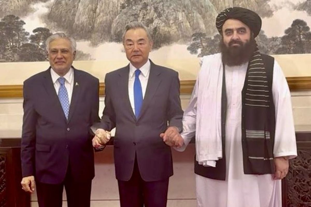 Pakistan, China, Afghanistan agree to expand CPEC to Kabul amid regional unrest