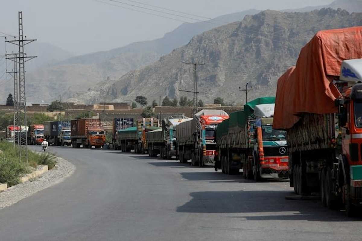 Traders alarmed as transporters' strike continues in Pakistan