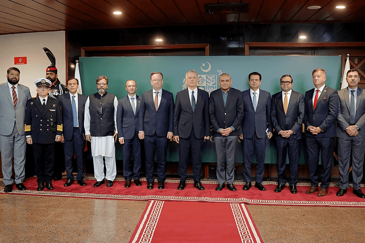 Pakistan and UK agree to step up cooperation on illegal immigration and drugs