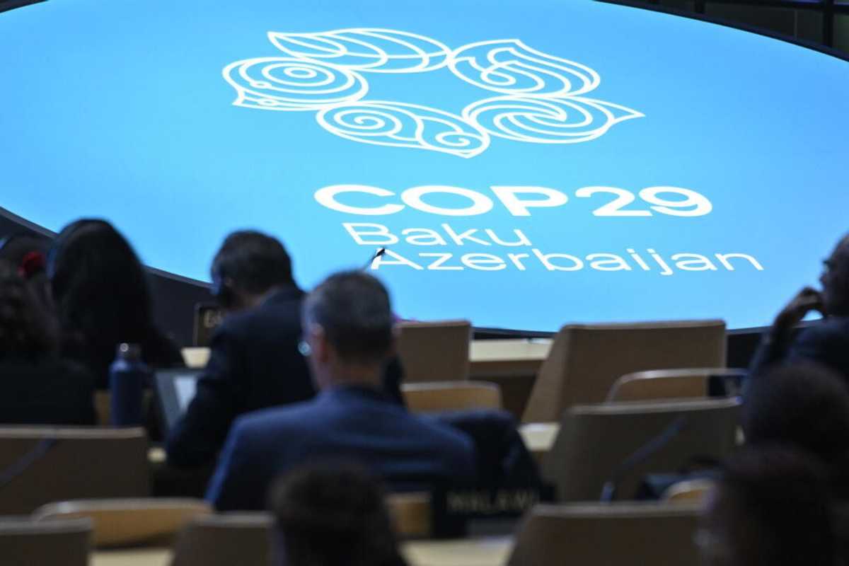 EU raises cash offer to poor nations in deadlocked climate talks