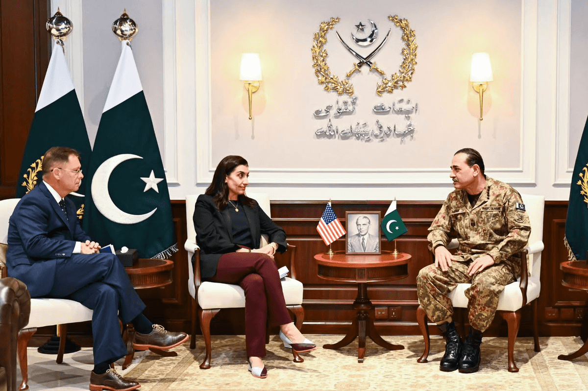 US Afghanistan War Commission delegation meets Pakistan army chief