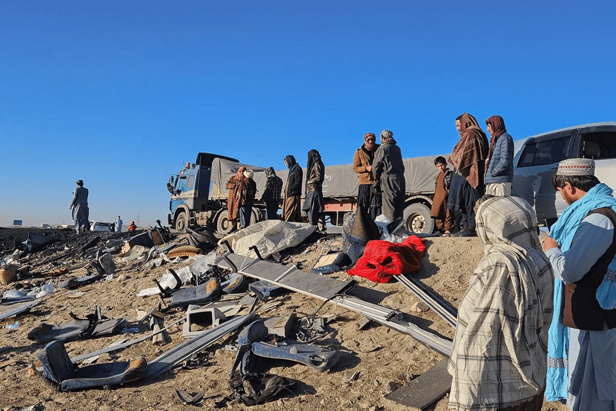 Truck crash kills 18 in Afghanistan