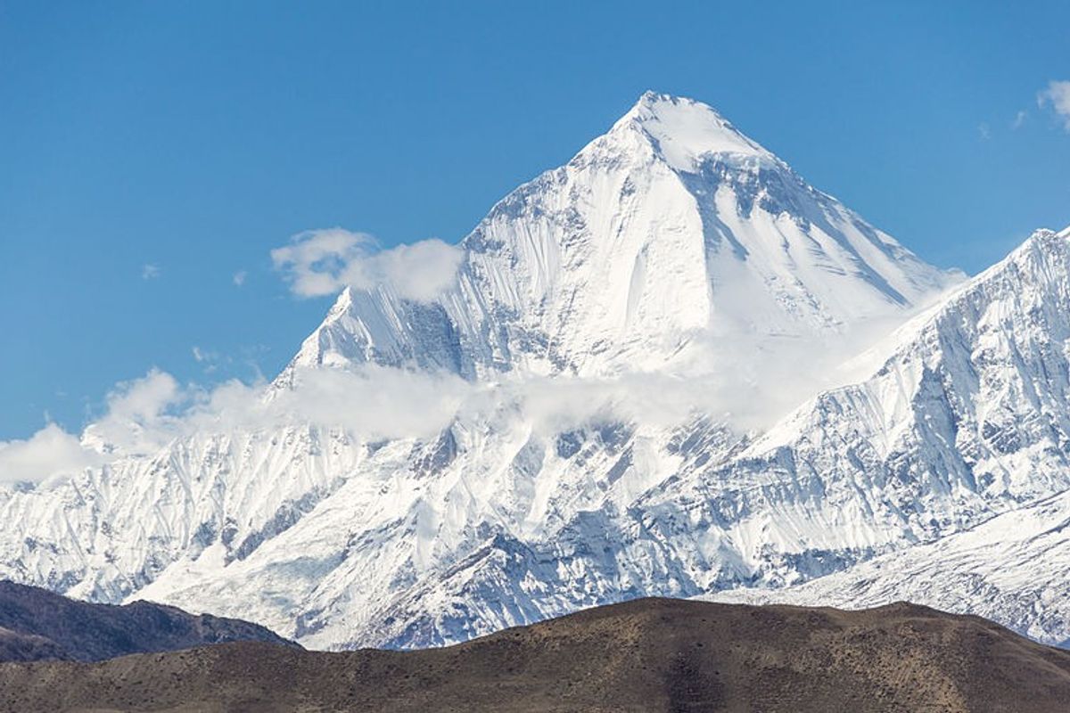 Nepali teams retrieve bodies of five Russian climbers