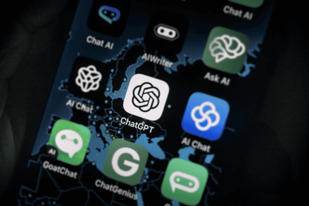 Poll finds public turning to AI bots for news updates