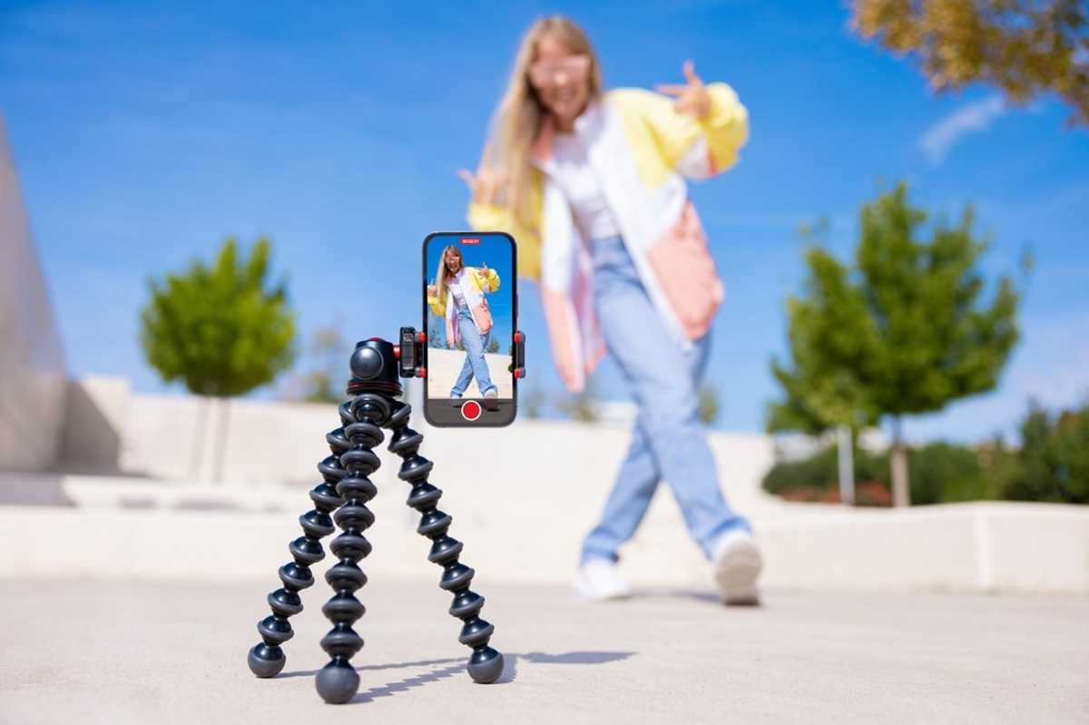 UAE authority reminds content creators about respecting boundaries and privacy laws