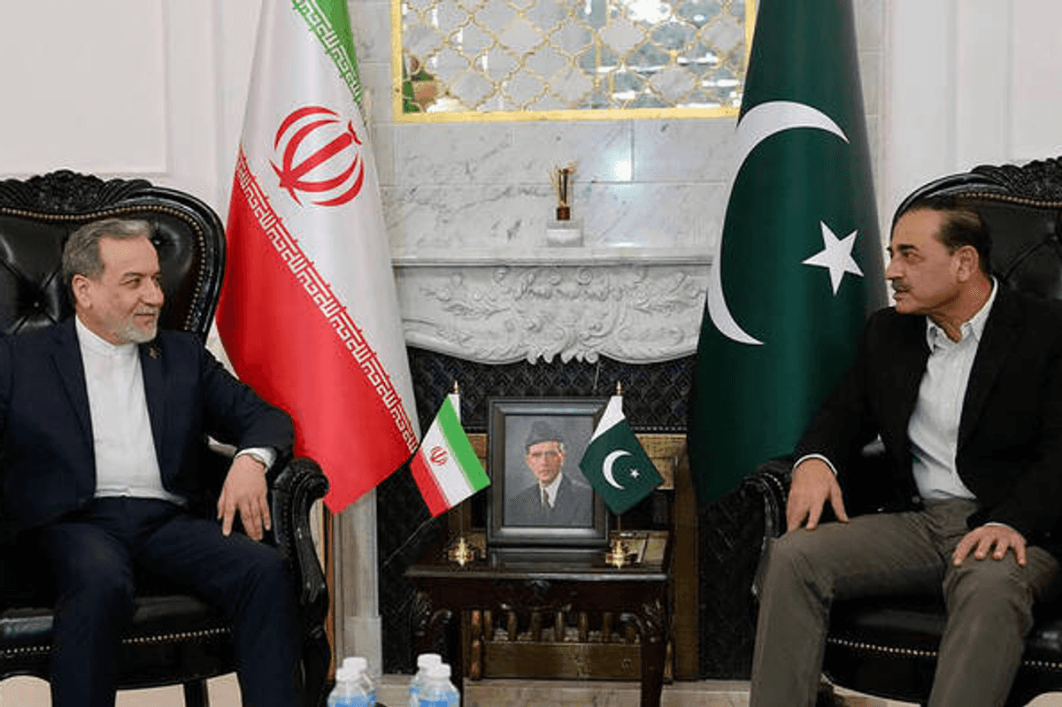 Trump cancels strikes on Iran as Araghchi holds talks with Pakistan, Saudi Arabia, Turkey