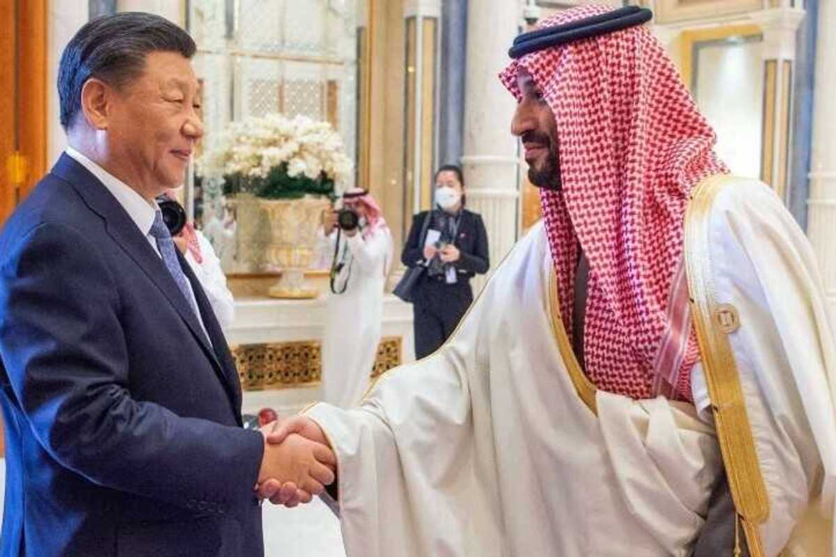 Xi urges Hormuz traffic to continue in call with Saudi crown prince