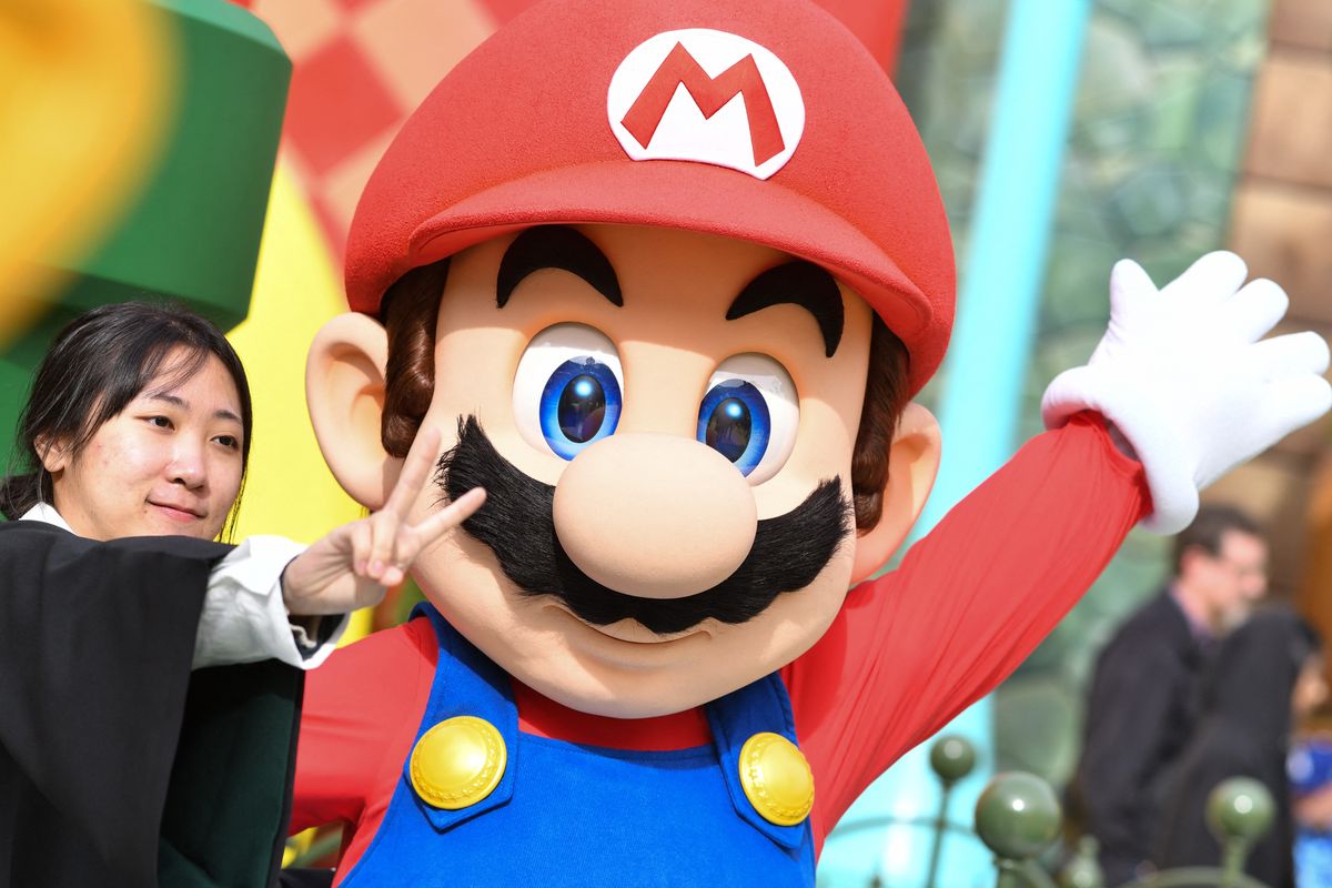 Nintendo courts non-gamers in 'about-turn' strategy