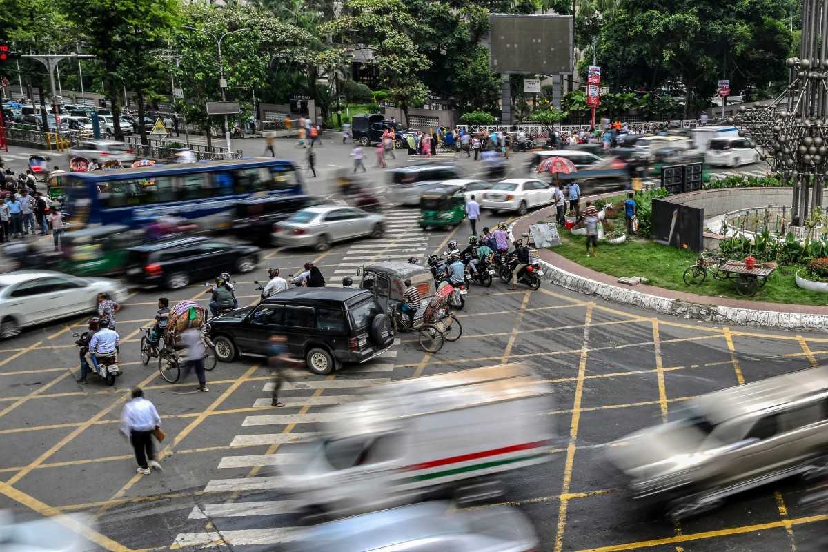 Bangladesh puts AI in driving seat to tackle Dhaka's terrible traffic