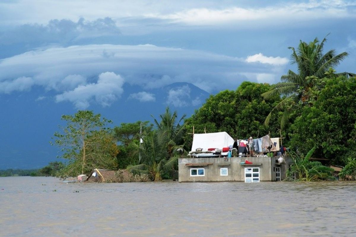 Death toll in Philippine storm rises to 100