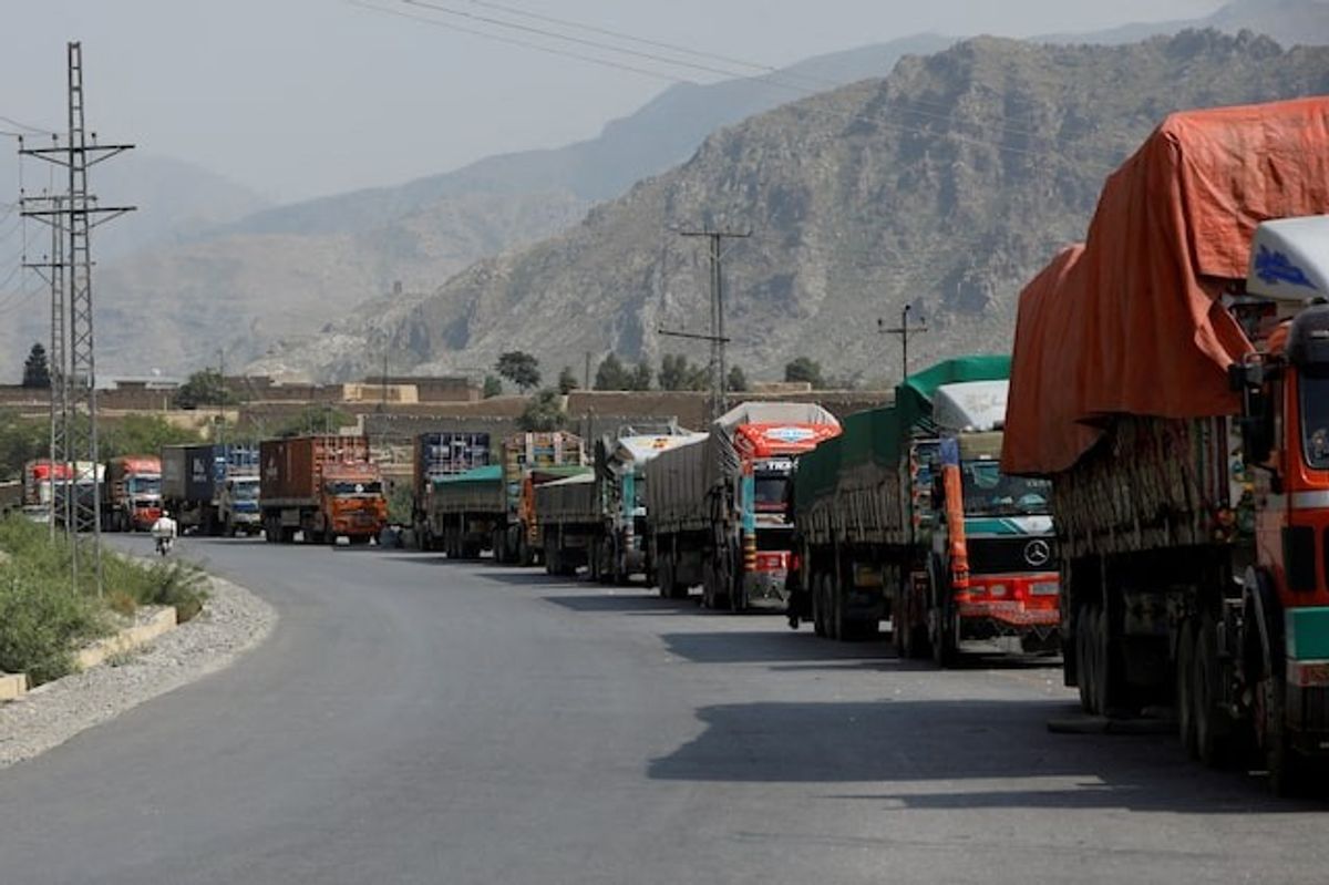 Afghanistan’s transit trade via Pakistan plunges 60% to $974M in FY 2024–25