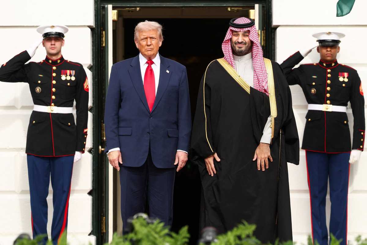 Saudi crown prince, Trump hold call on reducing Mideast tensions